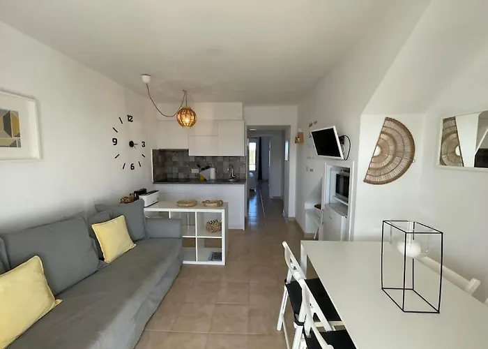 Algaiarens -apartamento Con Piscina Junto La Playa Apartment